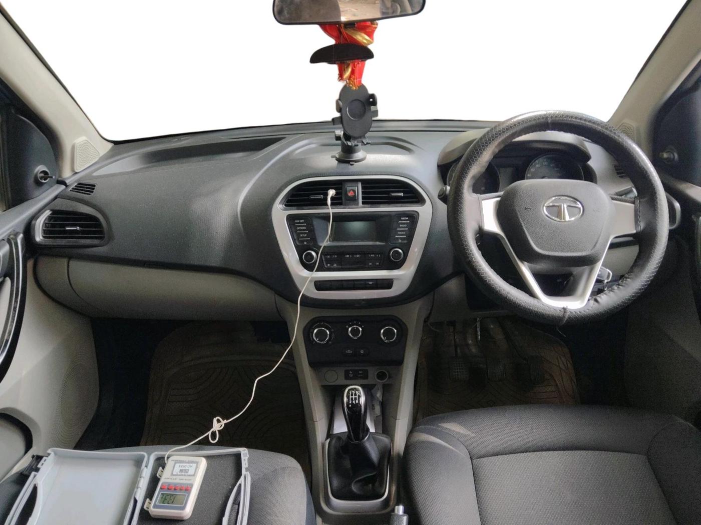 2017 Tata Tiago XM DIESEL, Diesel, Manual, 93,625 km, interior