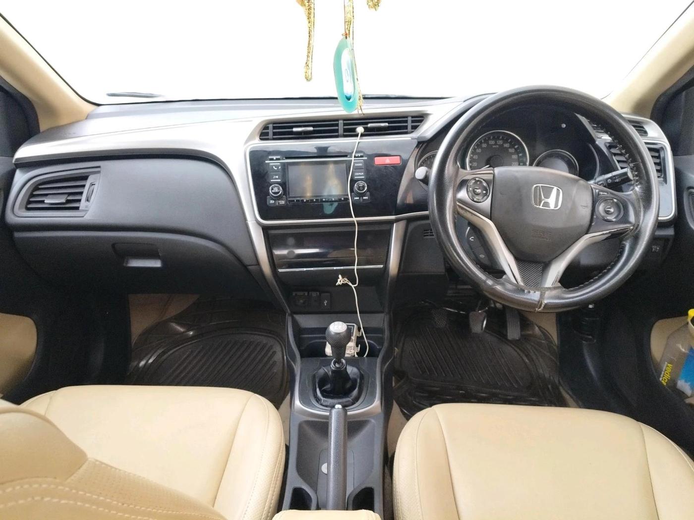 2015 Honda City 1.5L I-VTEC V MT, Petrol, Manual, 1,23,510 km, interior