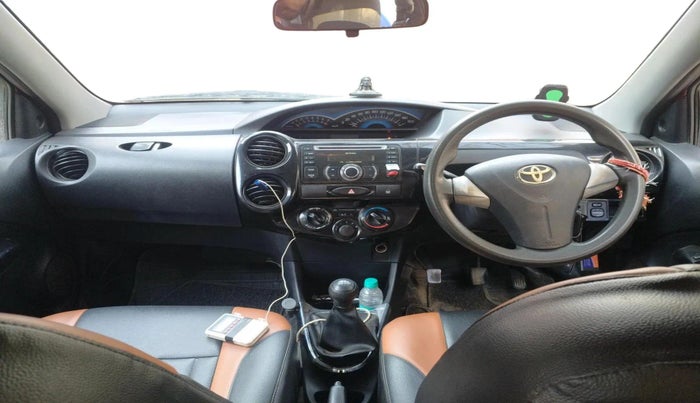 2015 Toyota Etios CROSS 1.2 G, Petrol, Manual, 77,889 km, interior