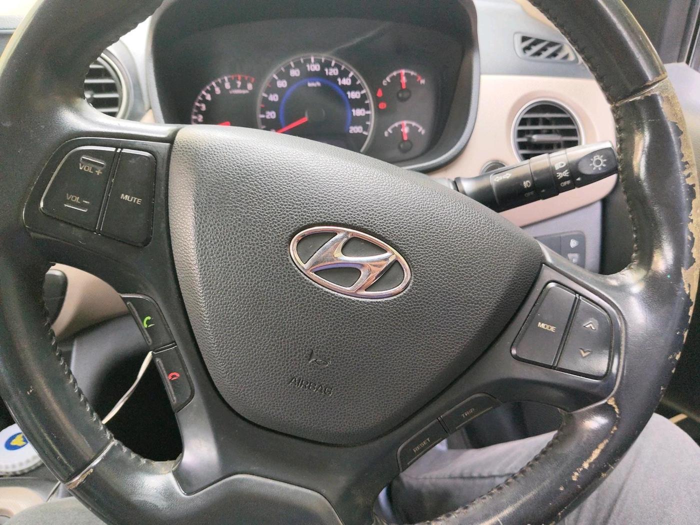 2014 Hyundai Grand i10 ASTA 1.2 KAPPA VTVT, Petrol, Manual, 1,07,957 km, interior