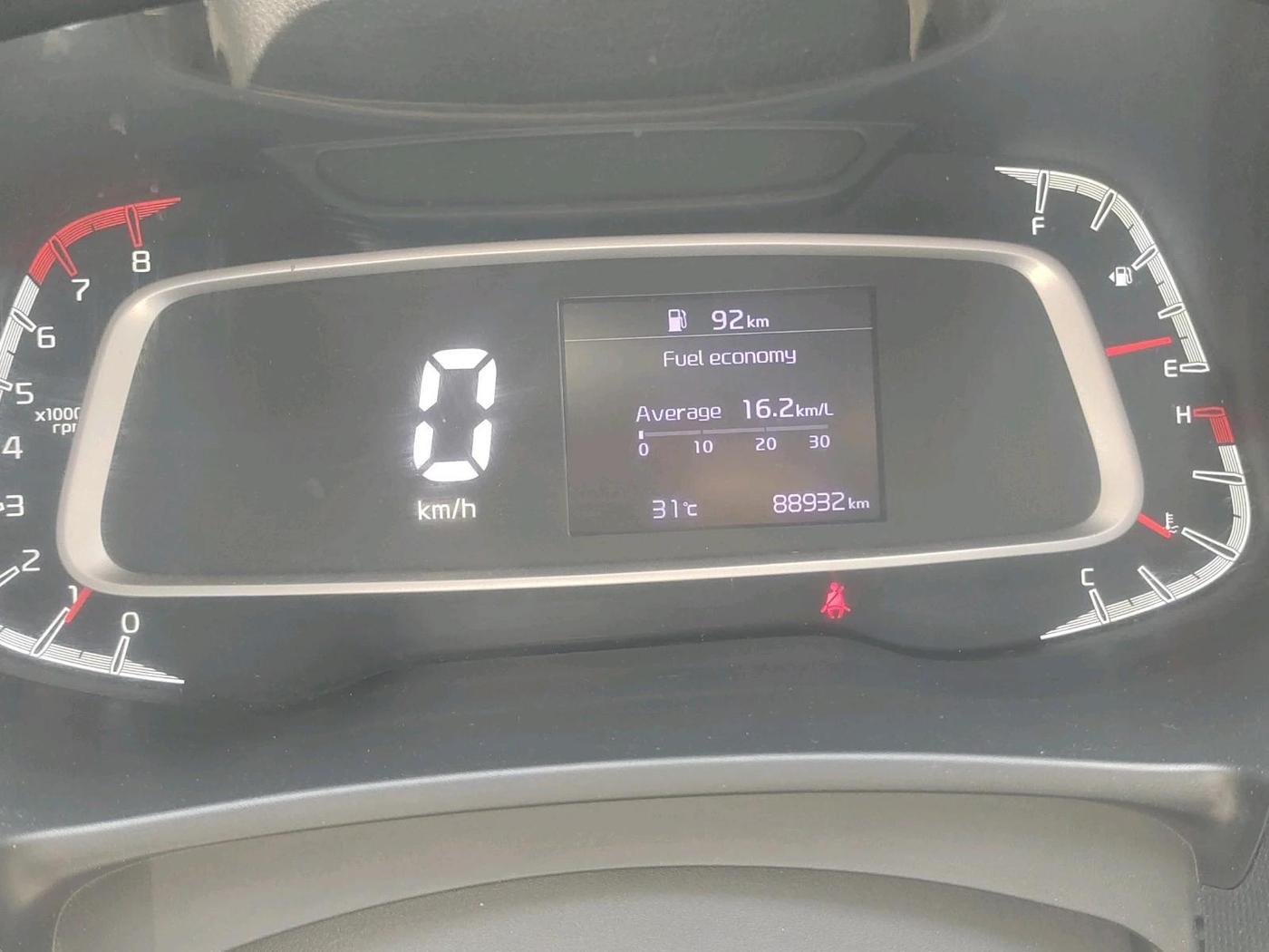2022 KIA SONET HTE 1.2, Petrol, Manual, 88,932 km, interior
