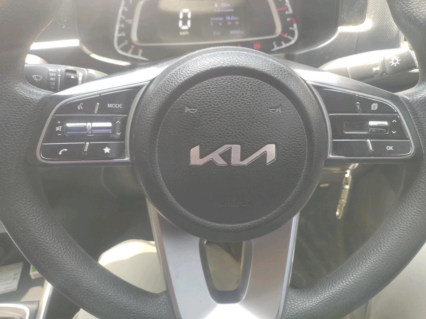 2022 KIA SONET HTE 1.2, Petrol, Manual, 88,932 km, interior