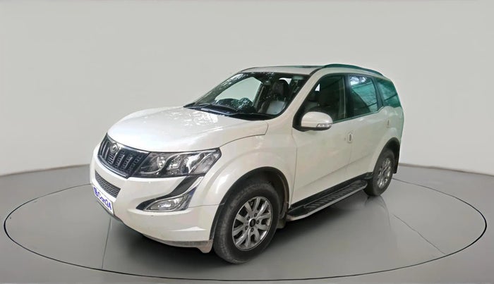 2016 Mahindra XUV500 W10 AT, Diesel, Automatic, 41,142 km, exterior