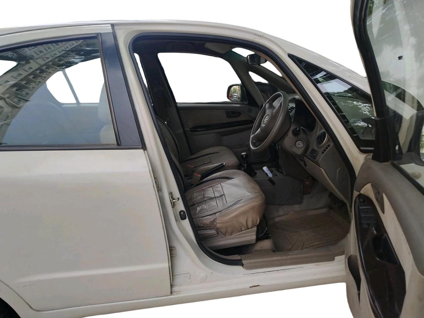 2011 Maruti SX4 VXI, CNG, Manual, 1,00,000 km, interior