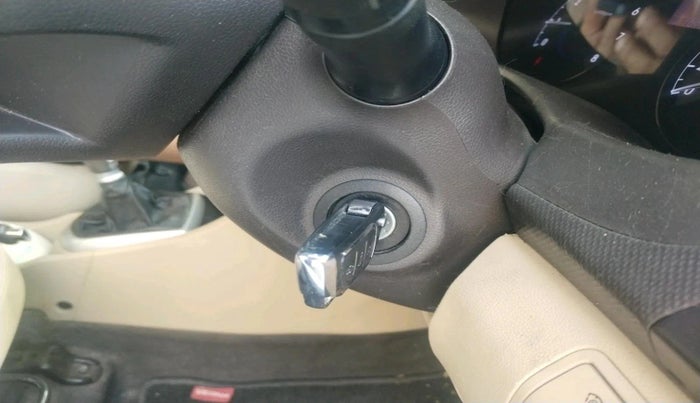 2011 Hyundai Verna FLUIDIC 1.6 VTVT SX, Petrol, Manual, 1,09,076 km, interior