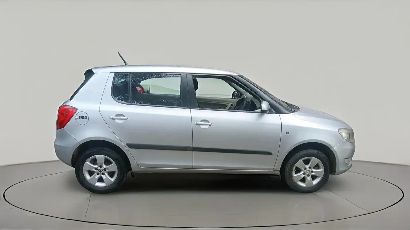 2012 Skoda Fabia ELEGANCE 1.6 MPI, Petrol, Manual, 1,11,276 km, exterior