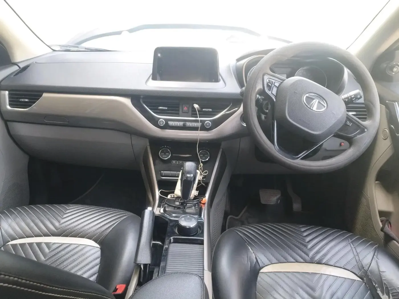2019 Tata NEXON XZA PLUS DIESEL, Diesel, Automatic, 1,75,000 km, interior