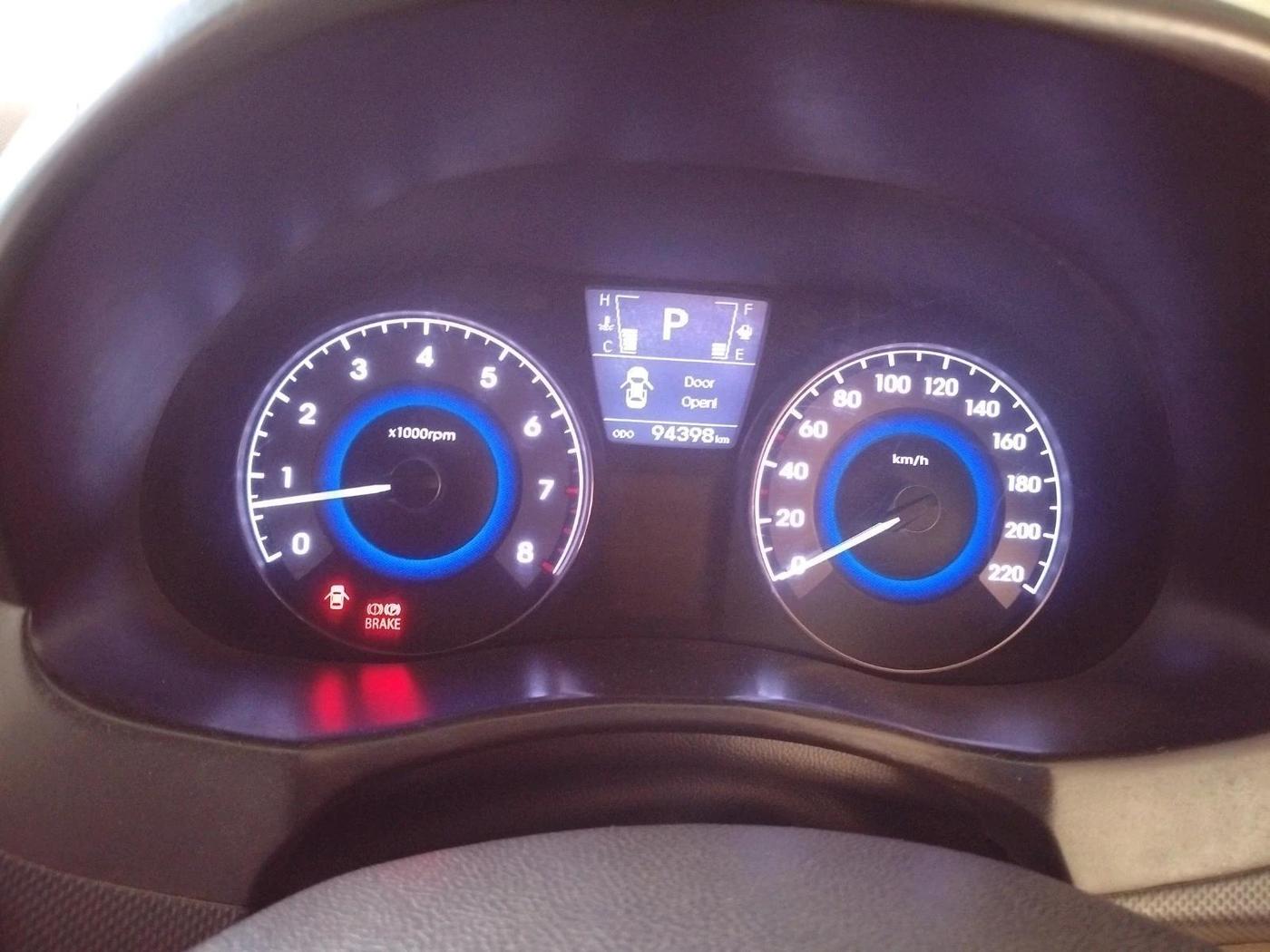 2015 Hyundai Verna FLUIDIC 1.6 VTVT S O AT, Petrol, Automatic, 94,398 km, interior