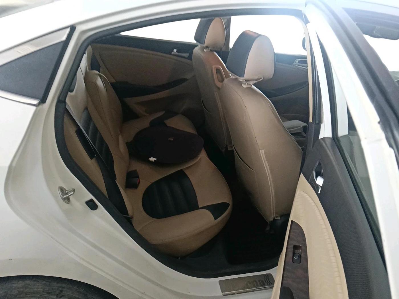2015 Hyundai Verna FLUIDIC 1.6 VTVT S O AT, Petrol, Automatic, 94,398 km, interior