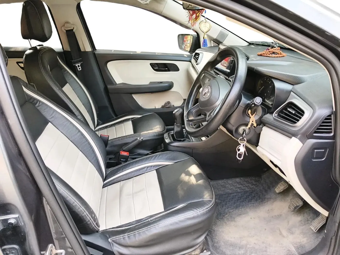 2021 Tata ALTROZ XE PETROL, Petrol, Manual, 59,956 km, interior