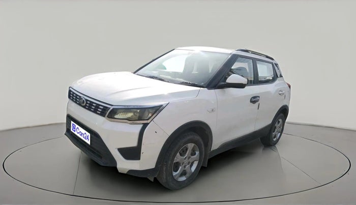 2019 Mahindra XUV300 W6 1.5 DIESEL, Diesel, Manual, 1,83,177 km, exterior