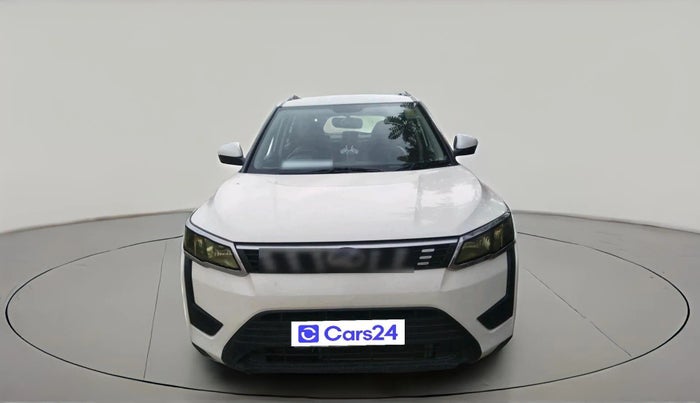 2019 Mahindra XUV300 W6 1.5 DIESEL, Diesel, Manual, 1,83,177 km, exterior