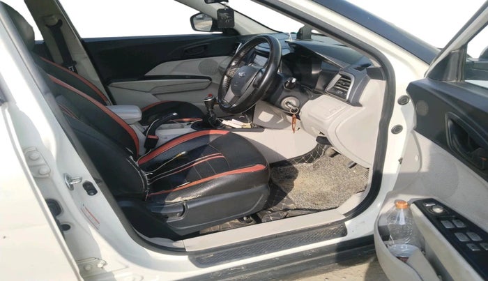 2019 Mahindra XUV300 W6 1.5 DIESEL, Diesel, Manual, 1,83,177 km, interior