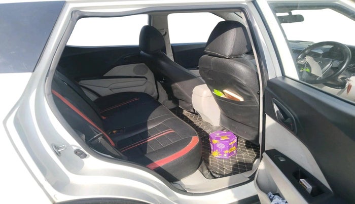 2019 Mahindra XUV300 W6 1.5 DIESEL, Diesel, Manual, 1,83,177 km, interior