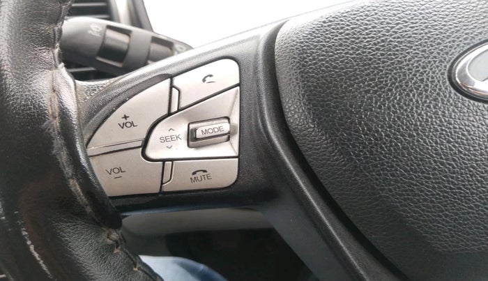 2019 Mahindra XUV300 W6 1.5 DIESEL, Diesel, Manual, 1,83,177 km, interior