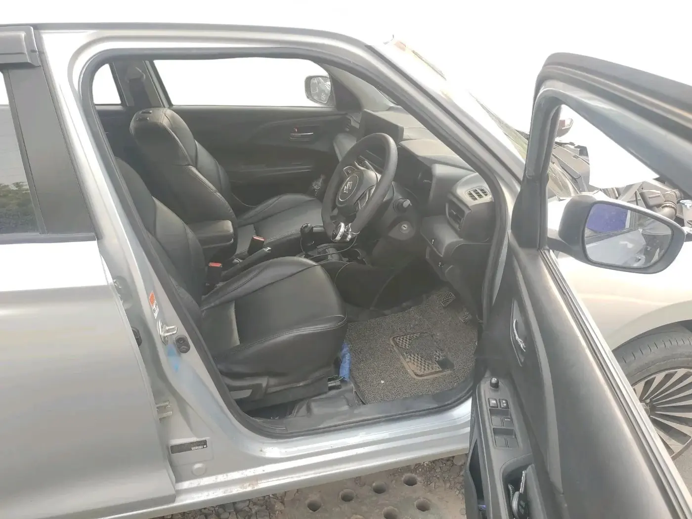 2024 Maruti Swift VXi, Petrol, Manual, 17,802 km, interior
