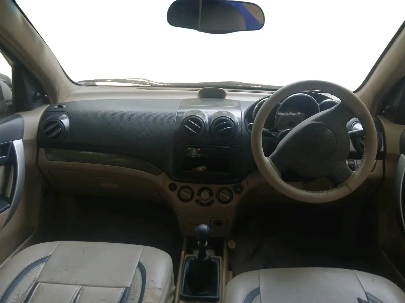 2011 Chevrolet Aveo CNG 1.4, CNG, Manual, 98,000 km, interior
