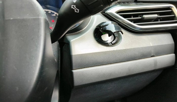 2020 Tata Harrier XT 2.0L KRYOTEC DARK EDITION, Diesel, Manual, 84,150 km, interior