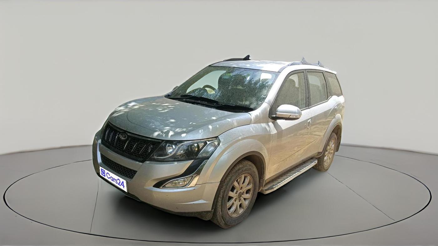 2017 Mahindra XUV500 W6 AT, Diesel, Automatic, 97,696 km, exterior