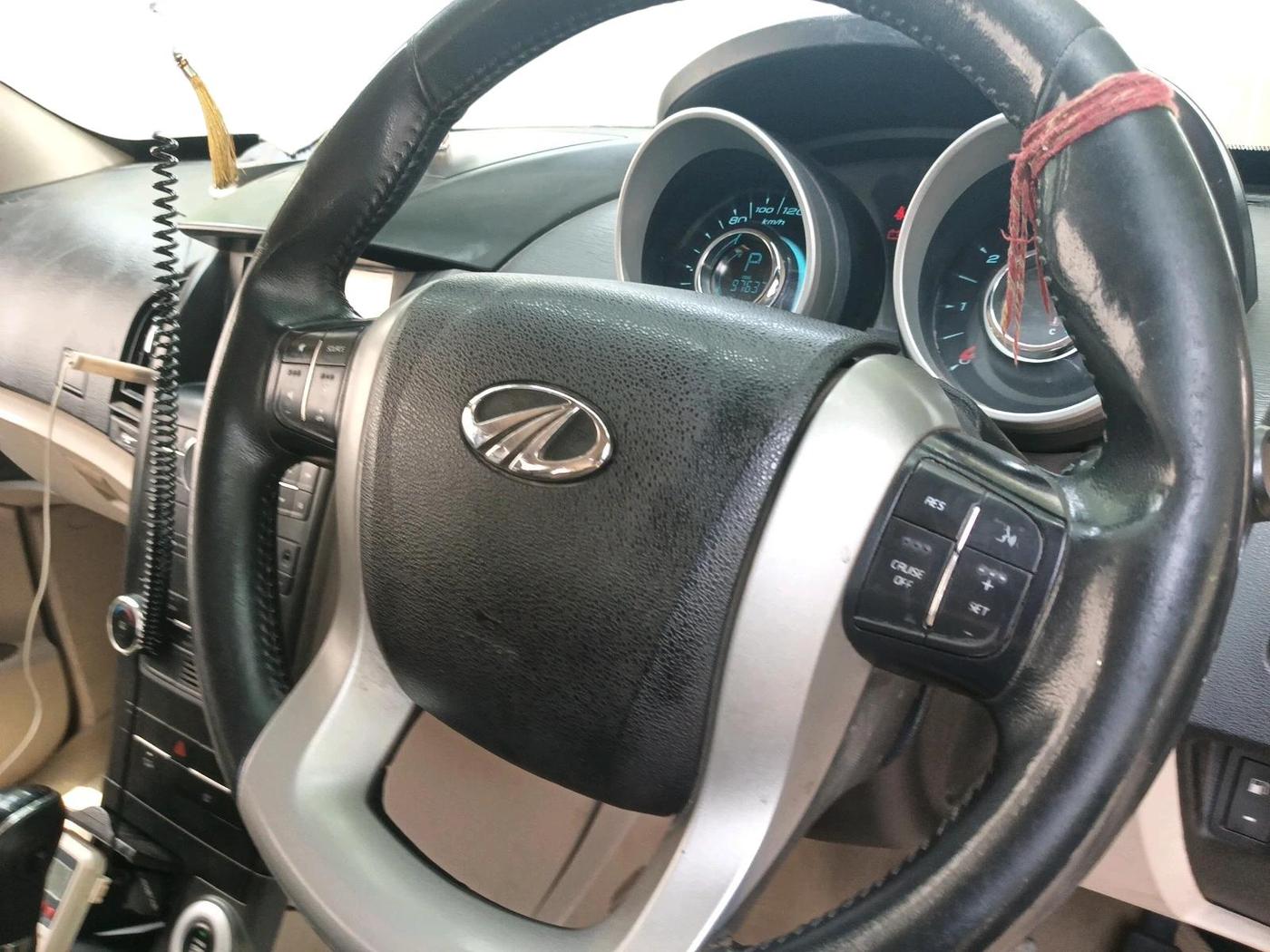 2017 Mahindra XUV500 W6 AT, Diesel, Automatic, 97,696 km, interior