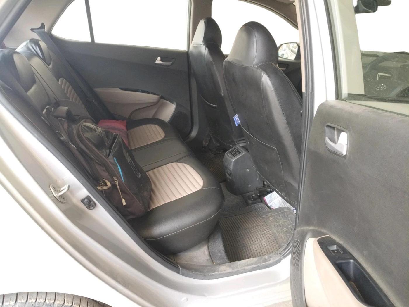 2017 Hyundai Grand i10 SPORTZ (O) 1.2 KAPPA VTVT, Petrol, Manual, 46,083 km, interior