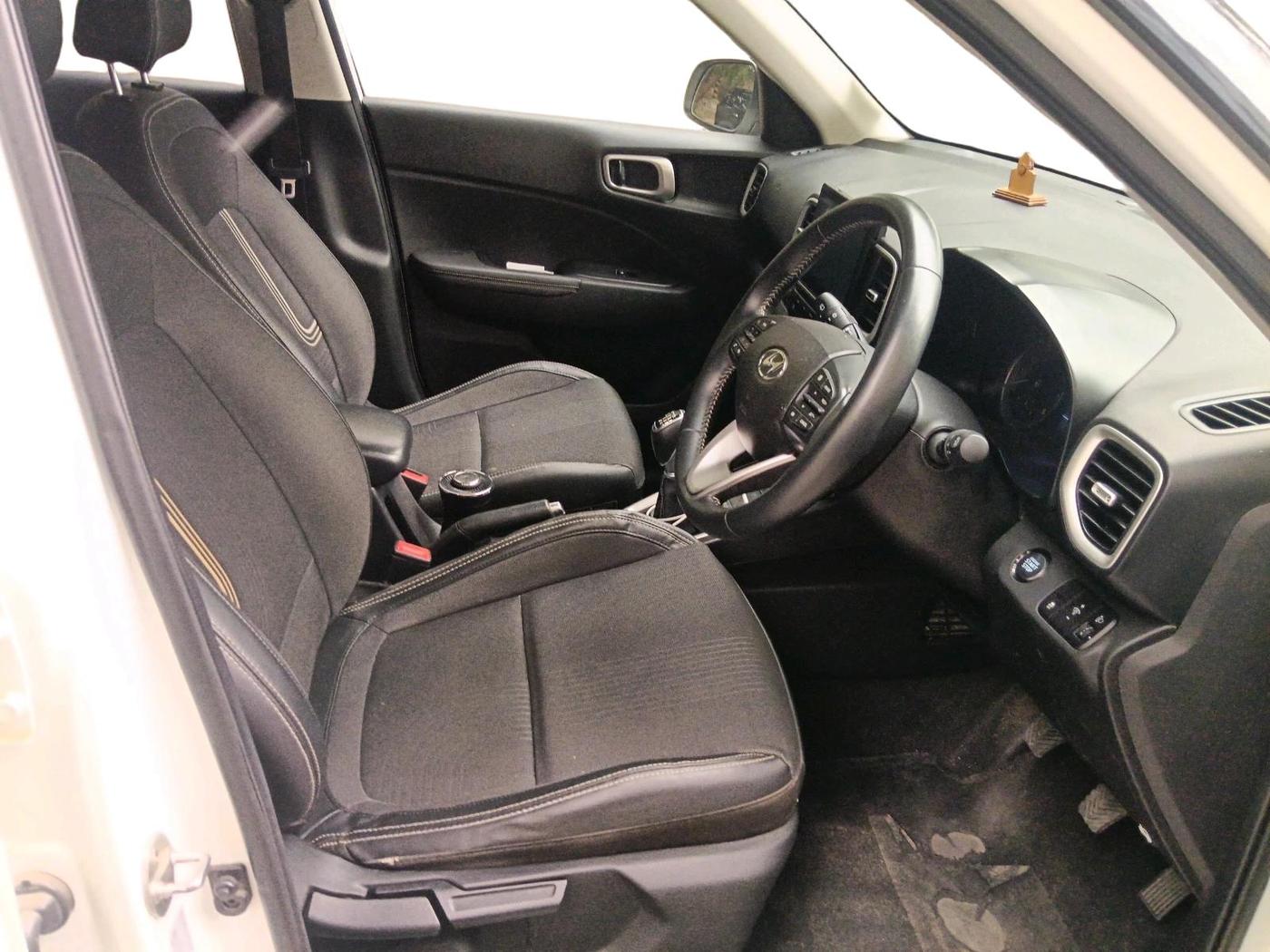 2019 Hyundai VENUE SX 1.0 (O) TURBO, Petrol, Manual, 45,870 km, interior