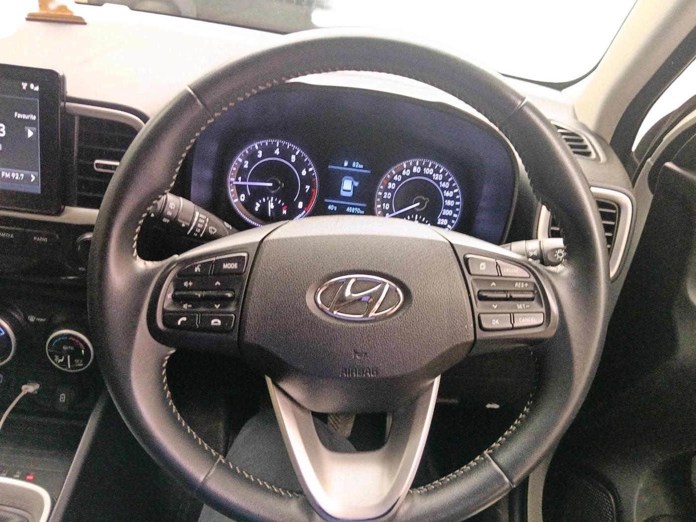 2019 Hyundai VENUE SX 1.0 (O) TURBO, Petrol, Manual, 45,870 km, interior