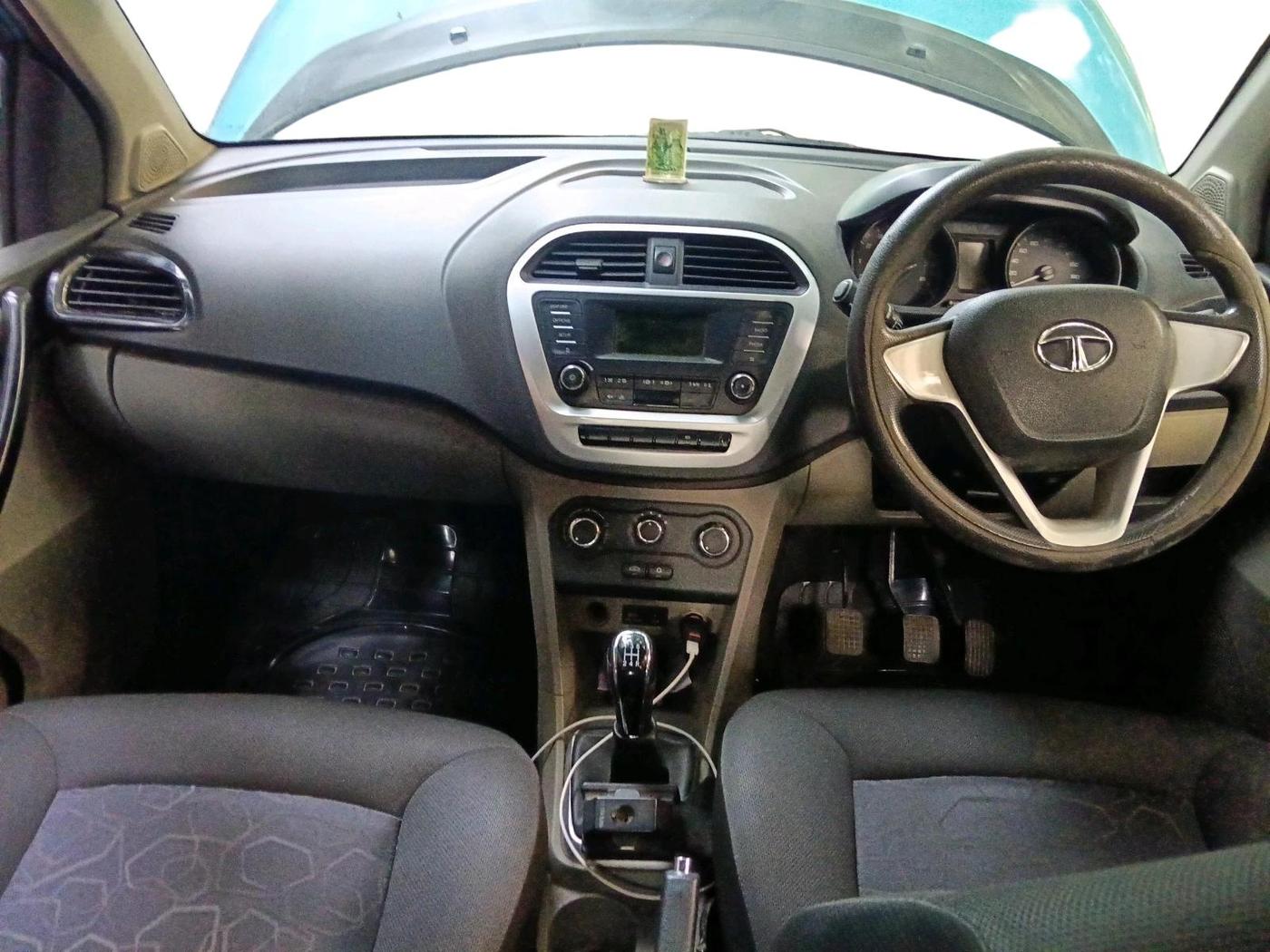 2016 Tata Tiago XT PETROL, Petrol, Manual, 30,802 km, interior