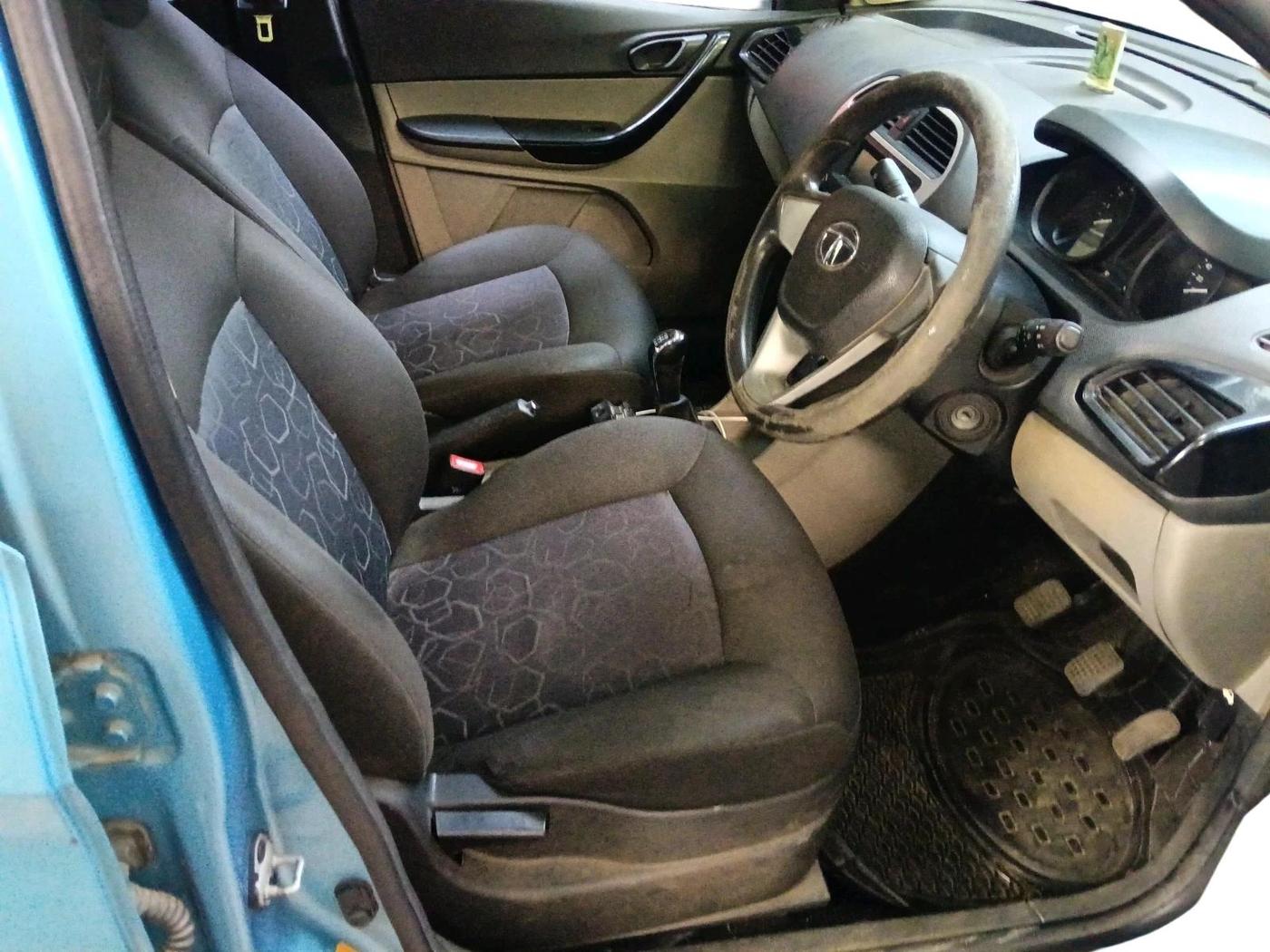 2016 Tata Tiago XT PETROL, Petrol, Manual, 30,802 km, interior