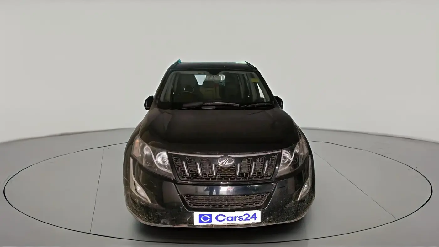2017 Mahindra XUV500 W6 AT, Diesel, Automatic, 38,390 km, exterior