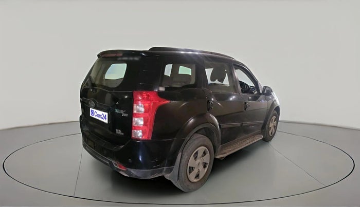 2017 Mahindra XUV500 W6 AT, Diesel, Automatic, 38,390 km, exterior