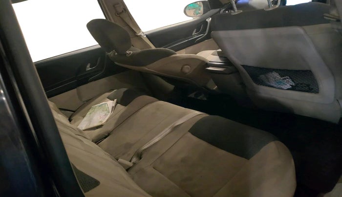 2017 Mahindra XUV500 W6 AT, Diesel, Automatic, 38,390 km, interior