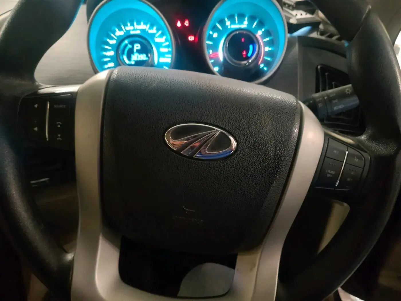 2017 Mahindra XUV500 W6 AT, Diesel, Automatic, 38,390 km, interior