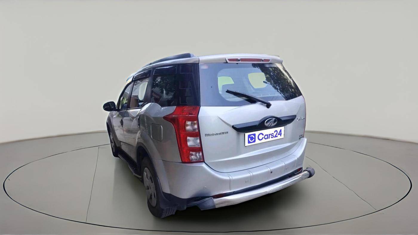 2016 Mahindra XUV500 W6 AT, Diesel, Automatic, 70,793 km, exterior