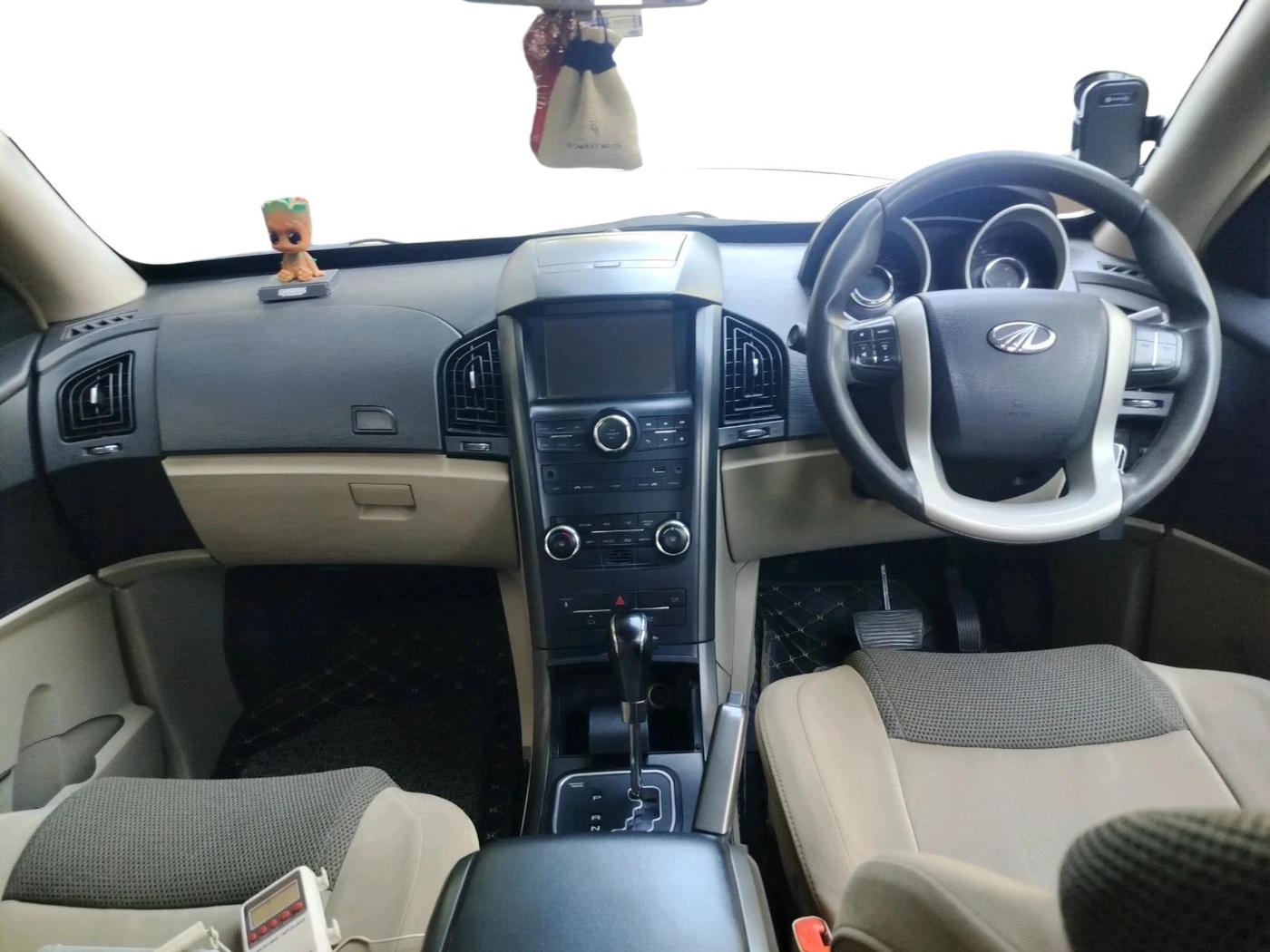 2016 Mahindra XUV500 W6 AT, Diesel, Automatic, 70,793 km, interior
