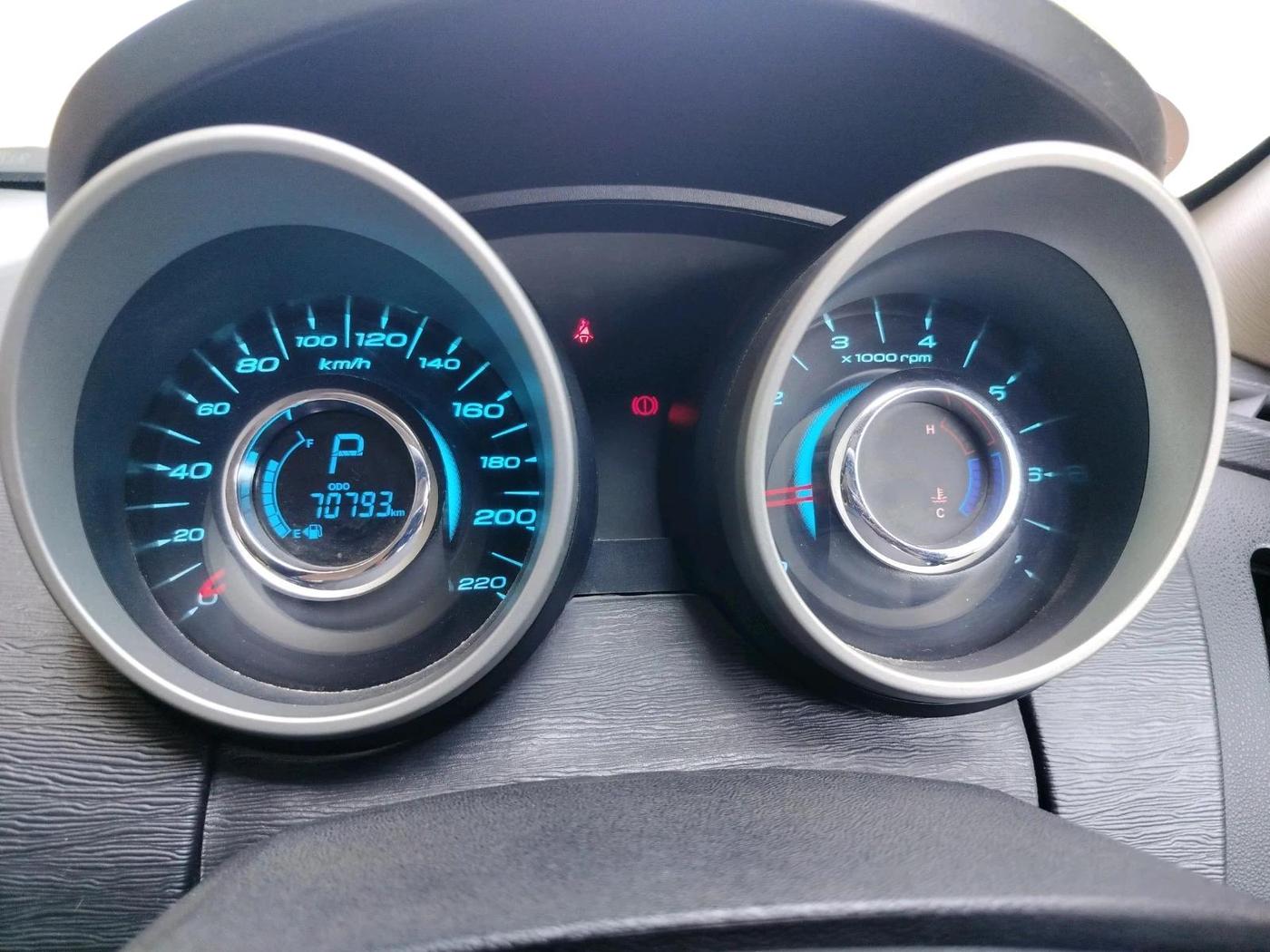 2016 Mahindra XUV500 W6 AT, Diesel, Automatic, 70,793 km, interior