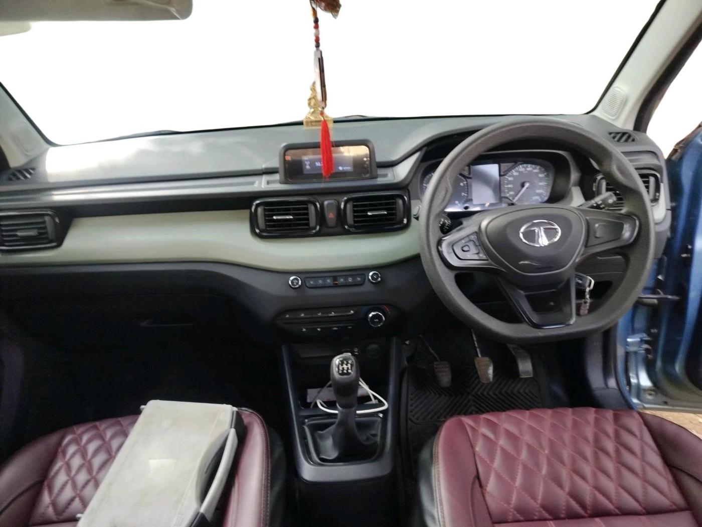 2022 Tata PUNCH ADVENTURE MT, Petrol, Manual, 56,117 km, interior