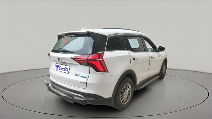 2022 Mahindra XUV700 AX 3 P MT 5 STR, Petrol, Manual, 63,200 km, exterior