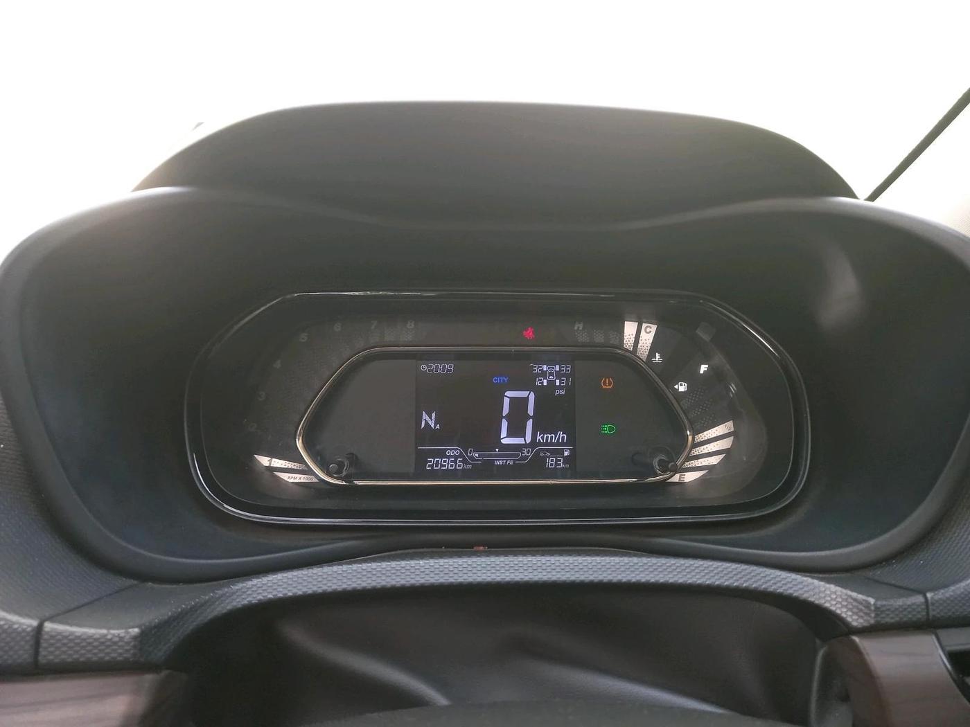 2023 Tata NEXON XZA PLUS LUX SUNROOF KAZIRANGA PETROL, Petrol, Automatic, 20,966 km, interior