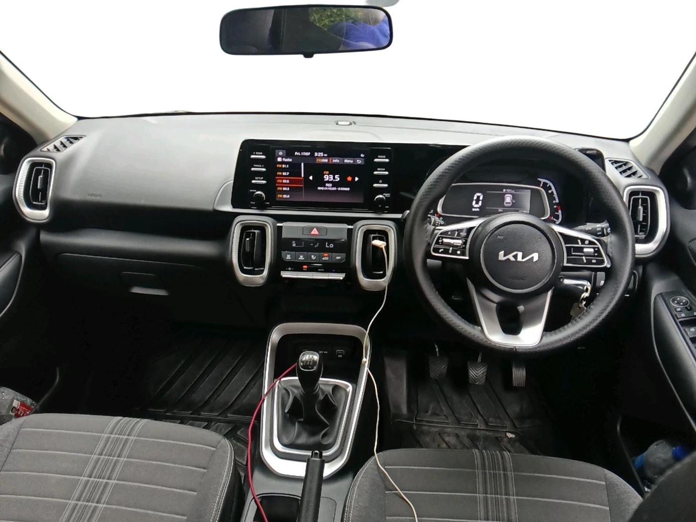 2025 KIA SONET HTK (O) 1.2 Petrol MT, Petrol, Manual, 17,198 km, interior