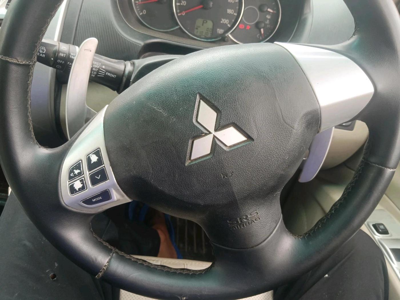 2016 Mitsubishi Pajero Sport 2.5 AT 4X2, Diesel, Automatic, 1,10,107 km, interior