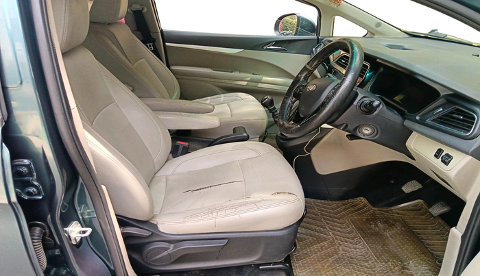2018 Mahindra MARAZZO M8 7 STR, Diesel, Manual, 72,937 km, interior