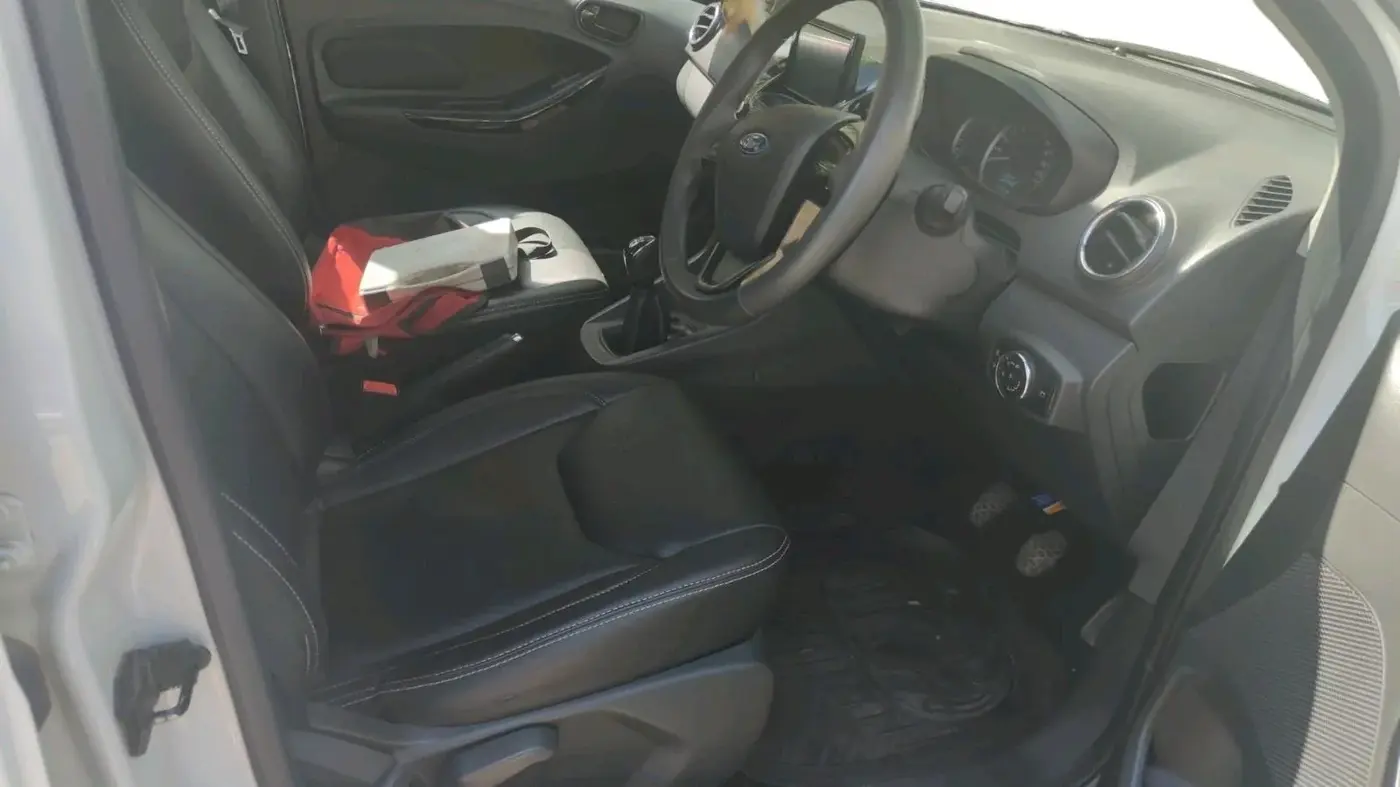 2019 Ford New Figo TITANIUM 1.2 PETROL MT, Petrol, Manual, 22,770 km, interior