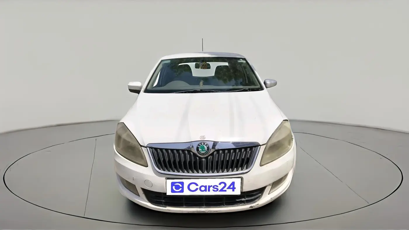 2012 Skoda Rapid AMBITION 1.6 MPI MT PLUS, CNG, Manual, 3,00,975 km, exterior