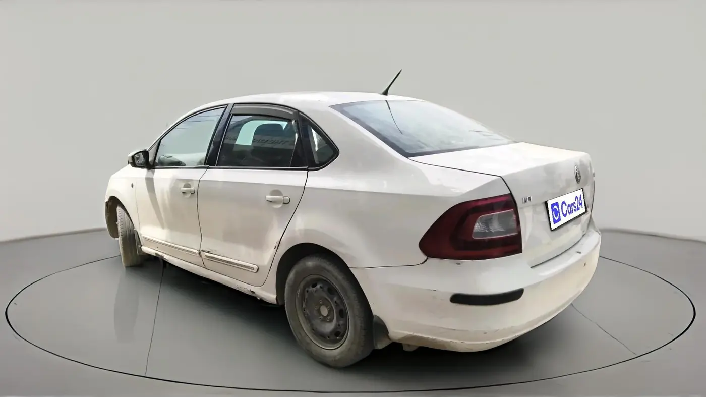 2012 Skoda Rapid AMBITION 1.6 MPI MT PLUS, CNG, Manual, 3,00,975 km, exterior