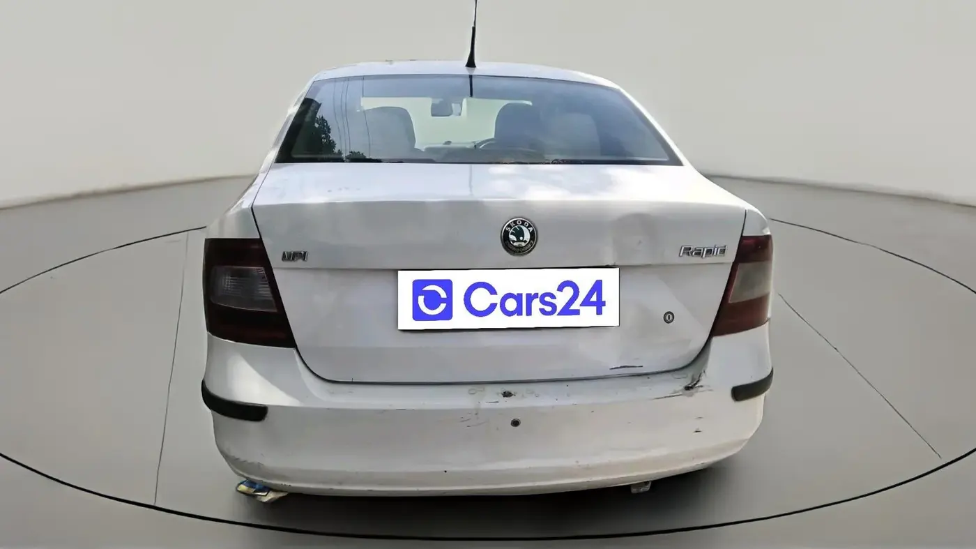 2012 Skoda Rapid AMBITION 1.6 MPI MT PLUS, CNG, Manual, 3,00,975 km, exterior