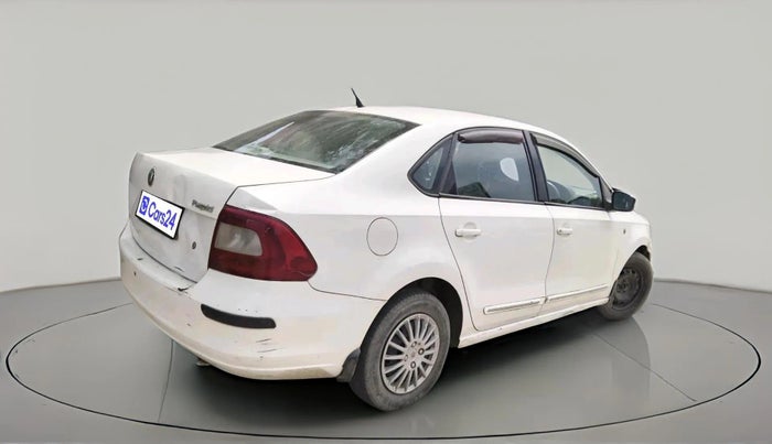 2012 Skoda Rapid AMBITION 1.6 MPI MT PLUS, CNG, Manual, 3,00,975 km, exterior