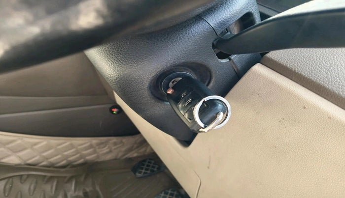 2012 Skoda Rapid AMBITION 1.6 MPI MT PLUS, CNG, Manual, 3,00,975 km, interior