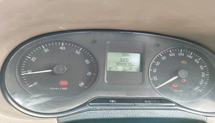 2012 Skoda Rapid AMBITION 1.6 MPI MT PLUS, CNG, Manual, 3,00,975 km, interior