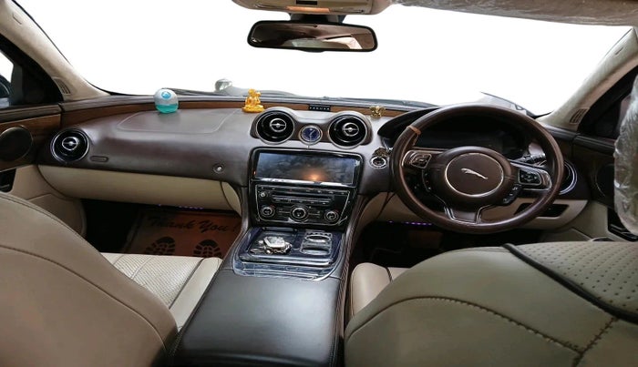 2011 Jaguar XJ L 2.0 PETROL, Petrol, Automatic, 91,166 km, interior